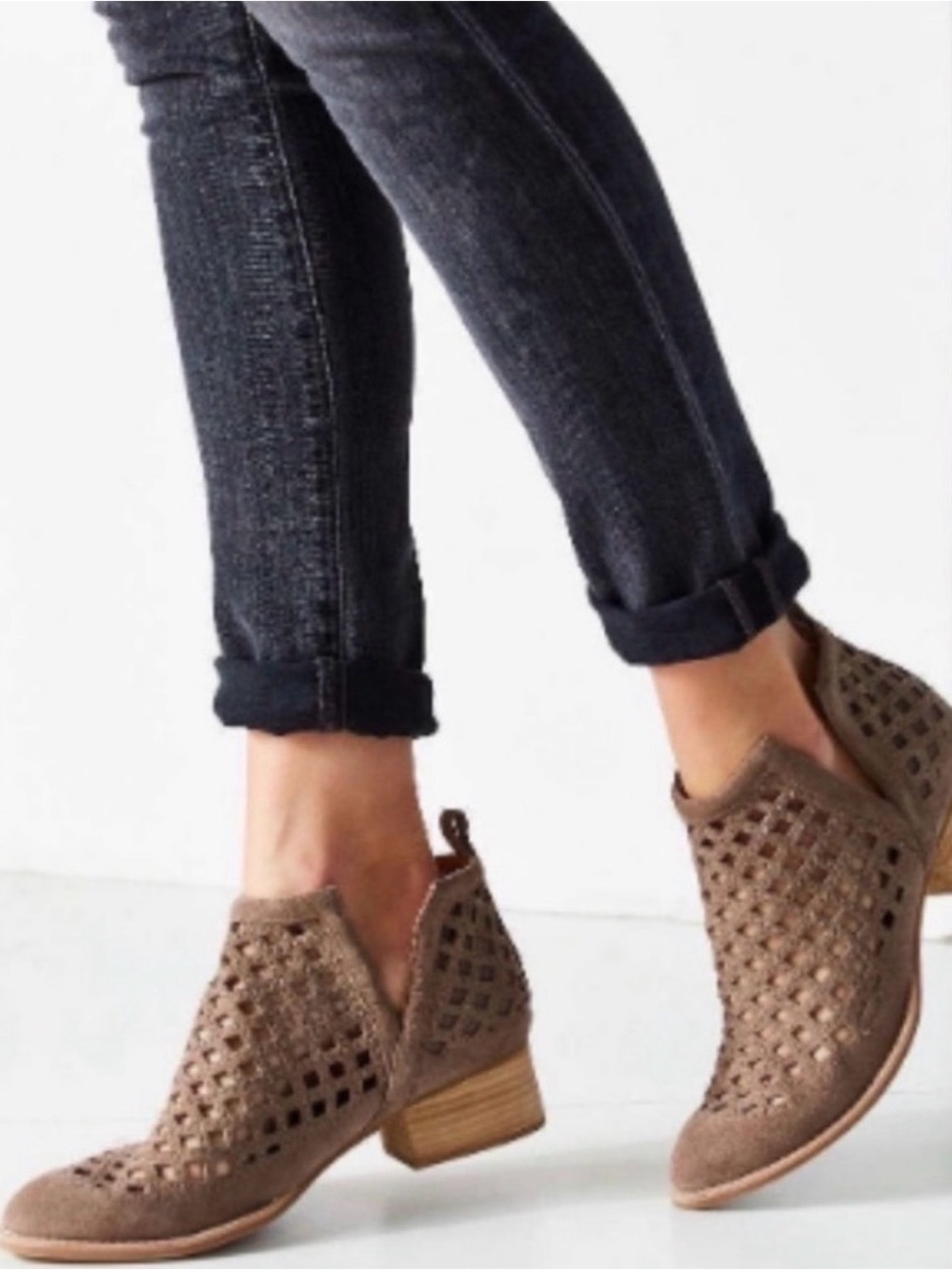 Jeffrey Campbell Taggart Taupe Cutout Suede Ankle Booties SZ 10